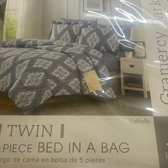 Comfortable Set - Picture 2 of 4